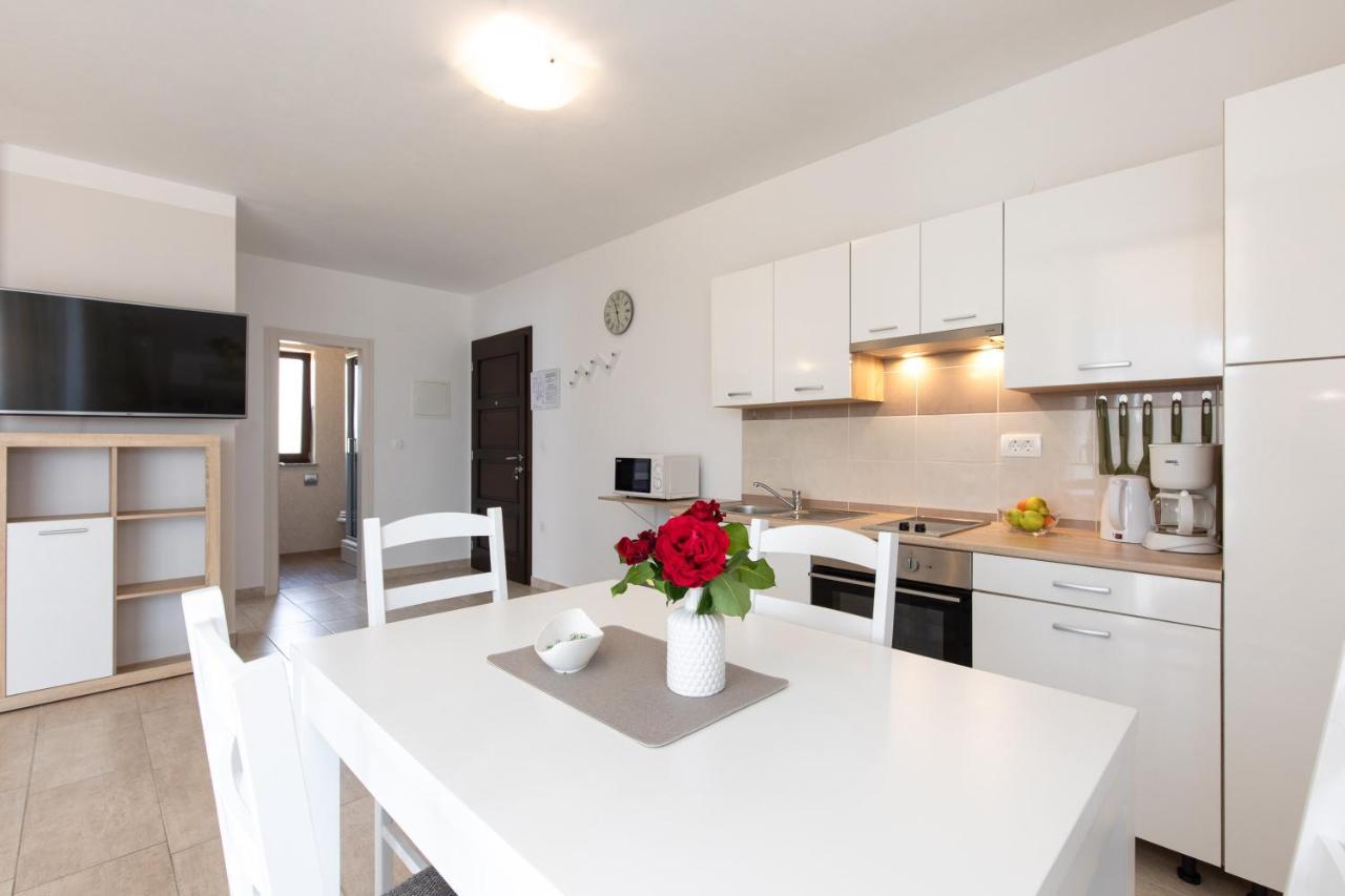 Apartments Otia Seaview Porat  Eksteriør bilde